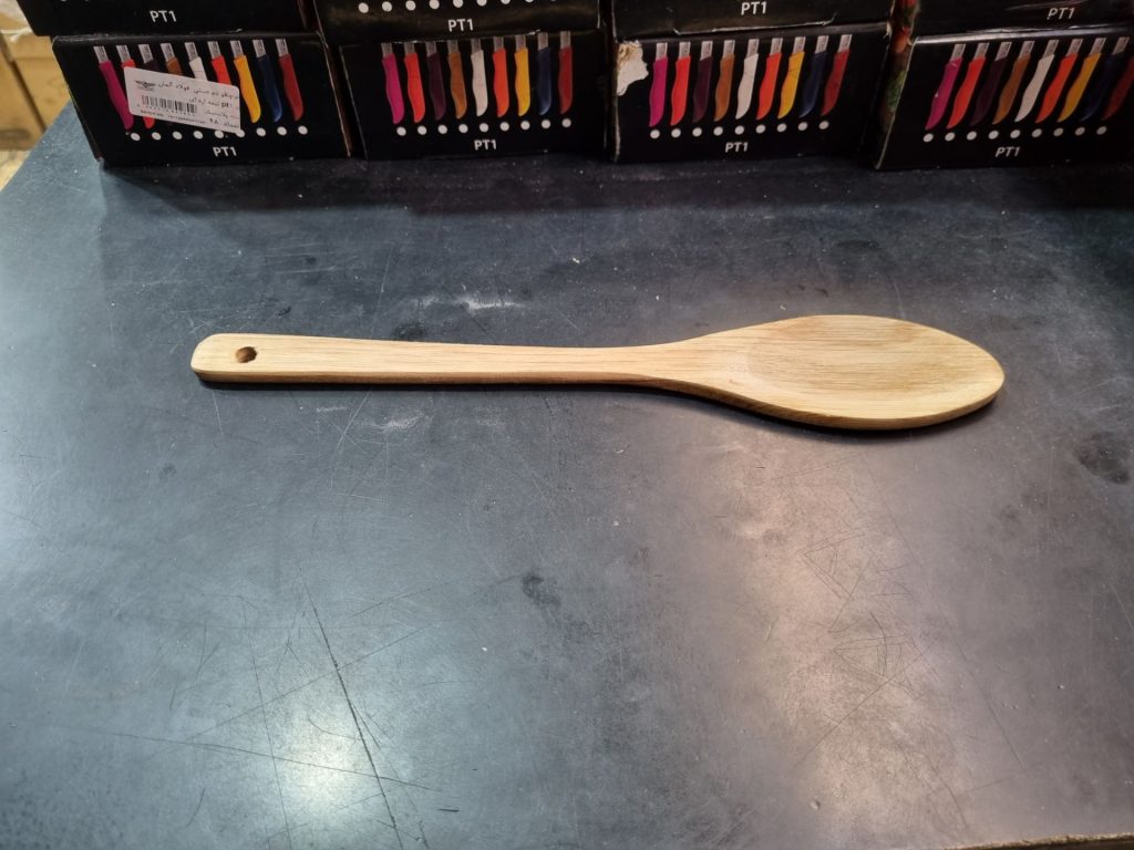 قاشق چوبی بلند