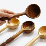 ملاقه چوبی گود